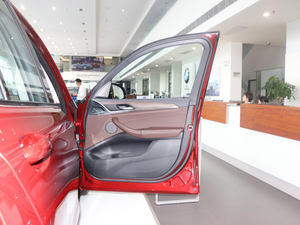 2018xDrive 30i IM\b g