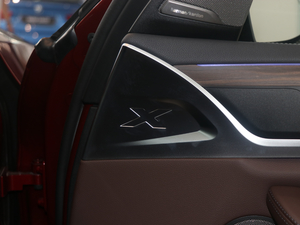 2018xDrive 30i IM\b g