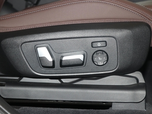 2018xDrive 30i IM\b g