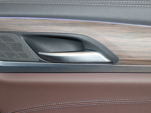 2018xDrive 30i IM\b g