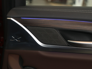 2018xDrive 30i IM\b g