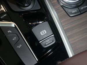 2018xDrive 30i I(lng)M\(yn)(dng)b v܇(ch)Ƅ(dng)