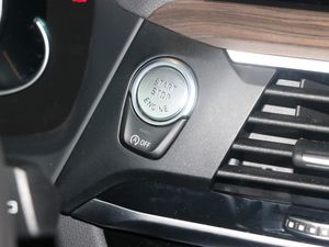 2018xDrive 30i IM\b п؅^