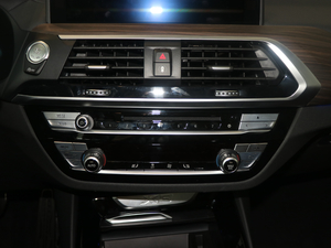 2018xDrive 30i IM\b п؅^