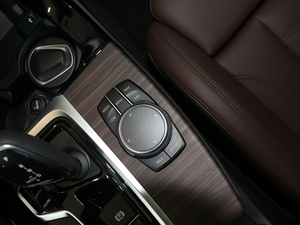 2018xDrive 30i IM\b п؅^