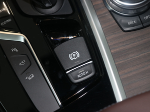 2018xDrive 30i I(lng)M\(yn)(dng)b v܇(ch)Ƅ(dng)