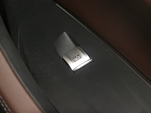 2018xDrive 30i IM\b п؅^