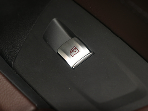 2018xDrive 30i I(lng)M\(yn)(dng)b п؅^(q)