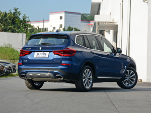 2018xDrive 25i Ab w^