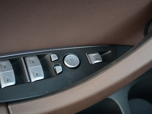 2018xDrive 25i Ab п؅^