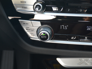 2018xDrive 25i Ab {{