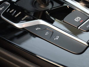 2018xDrive 25i Ab п؅^