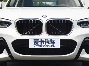 2018xDrive 25i M\b оW