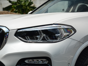 2018xDrive 25i M\b ^