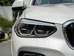 2018xDrive 25i M\b ^