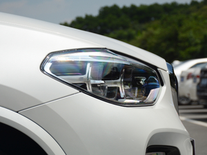 2018xDrive 25i M\b ^