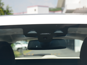 2018xDrive 25i M\b ^