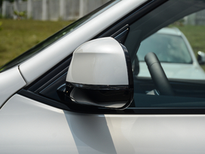 2018xDrive 25i M\b ^