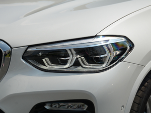 2018xDrive 25i M\b ^