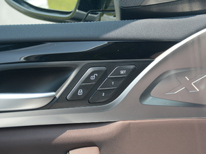 2018xDrive 25i M\b g