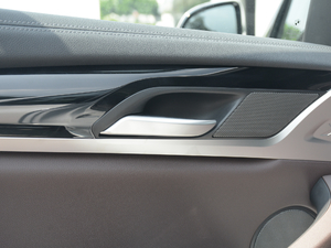 2018xDrive 25i M\b g