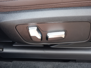 2018xDrive 25i M\b g