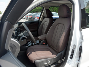 2018xDrive 25i M\b {