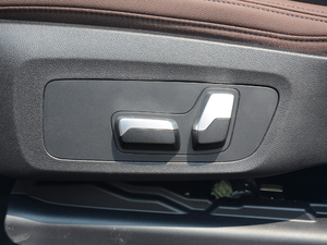 2018xDrive 25i M\b {{