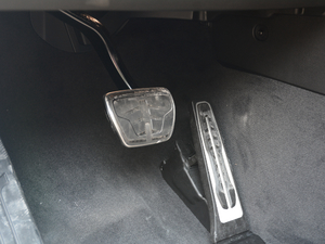 2018xDrive 25i M\b g