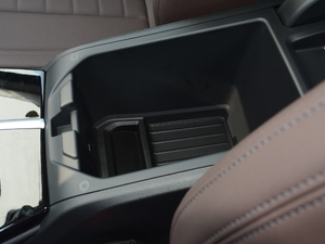 2018xDrive 25i M\b g