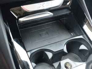 2018xDrive 25i M\b g