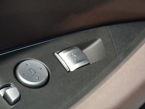 2018xDrive 25i M\b п؅^