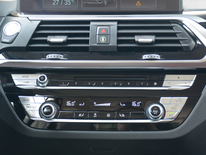 2018xDrive 25i M\b {