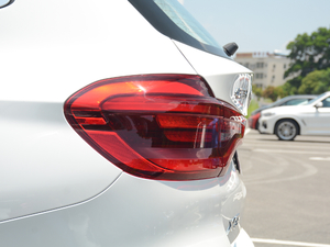 2018xDrive 25i Ab (ji)^