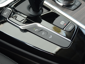 2018xDrive 25i Ab п؅^