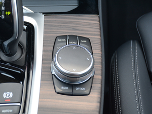 2018xDrive 25i Ab п؅^