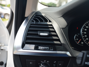 2018xDrive 25i Ab п؅^