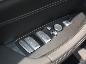 2018xDrive 25i Ab {܇ƅ^	