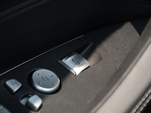 2018xDrive 25i Ab п؅^