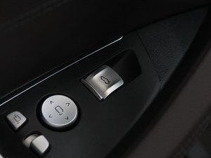 2018xDrive 28i Ab п؅^