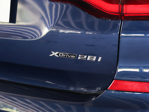 2018xDrive 28i M\b ^