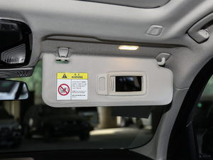 2018xDrive 28i M\b g