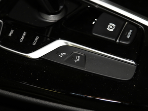 2018xDrive 28i M\b п؅^