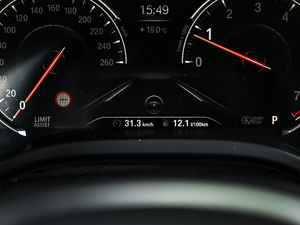 2018xDrive 30i M\b п؅^