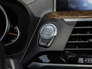 2018xDrive 30i M\b п؅^