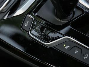 2018xDrive 30i M\b п؅^