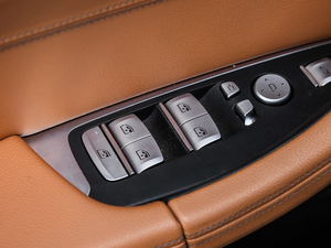 2018xDrive 30i M\(yn)(dng)b {܇(ch)ƅ^(q)	