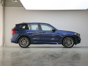 2018xDrive 25i M\b w^