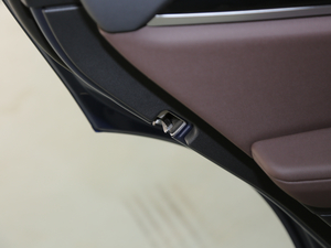 2018xDrive 25i M\(yn)(dng)b g