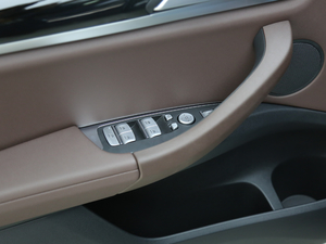 2018xDrive 25i M\b {܇ƅ^	